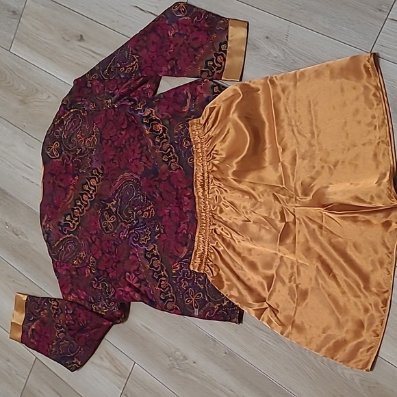 Victoria's Secret Vintage  Satin Pajama Set - Maroon and Gold Size M - Picture 7 of 7